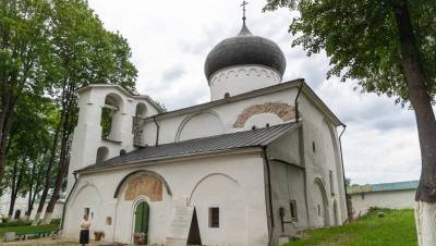 В Пскове закрыли на карантин территорию Мирожского монастыря