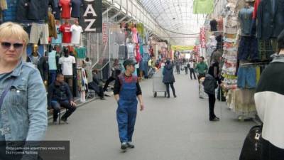 Столичные полицейские оцепили рынок "Теплый стан" на время спецоперации