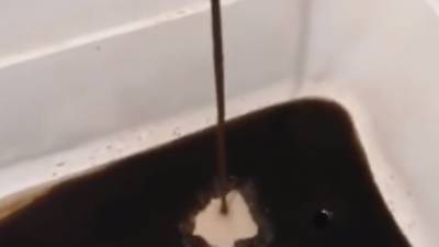 Тюменцев снова возмущает водопроводная вода цвета кофе