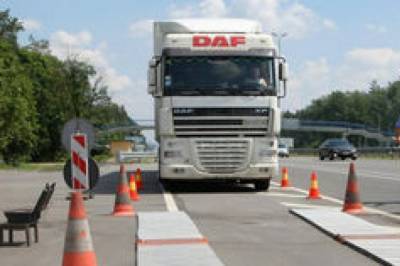 В Одесской области грузовик врезался в автопоезд: два человека погибли