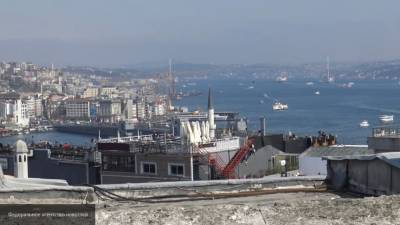 Видео с места серьезной аварии в Стамбуле показали в Сети