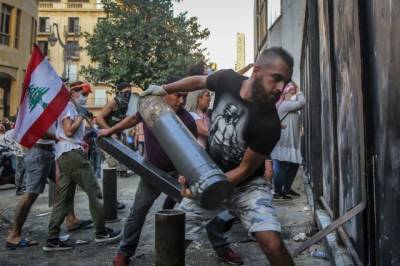 Красный Крест: в уличных столкновениях в Бейруте пострадали 42 человека
