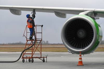 Авиакомпании сообщили о резком росте стоимости керосина