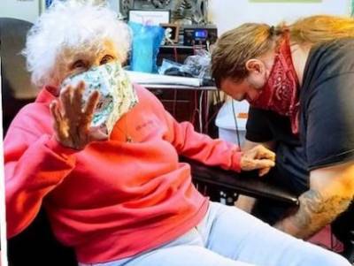 103-летняя американка сделала тату, чтобы вычеркнуть еще один пункт из списка желаний