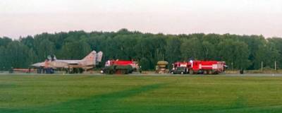 МиГ-31 из-за оторвавшегося колеса совершил аварийную посадку в Перми