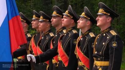 Петербуржцы почтят память погибших моряков подлодки "Курск" 12 августа