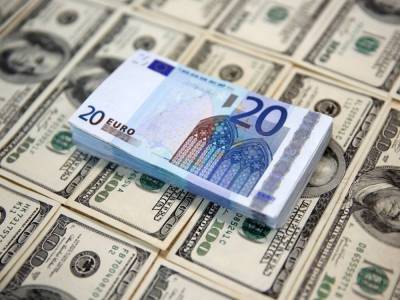 Доллар «умышленно» дешевеет по отношению к евро - экономист