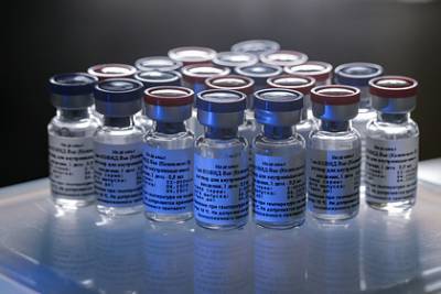 Минздрав назвал сроки выпуска первых партий российской вакцины от коронавируса