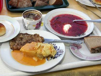 В Алтайском крае обеспечат горячими обедами школьников младших классов