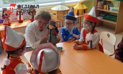 В Усть-Ордынские детсады поступили куклы говорящие на бурятском языке
