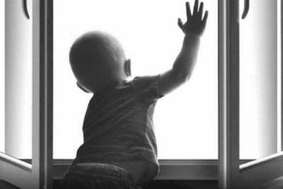ЧП в костромском микрорайоне Якиманиха: из окна многоэтажки выпала двухлетняя девочка