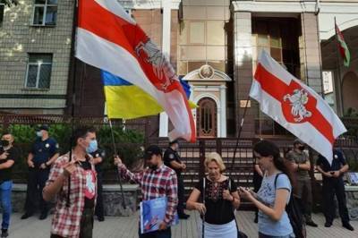 Протесты в Беларуси: В МИД рассказали о пострадавших среди украинцев