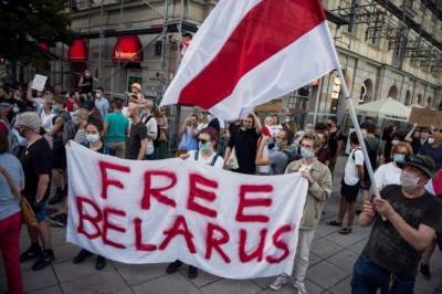 Новые столкновения в Беларуси: лидер оппозиции бежала в Литву и скоро сделает заявление