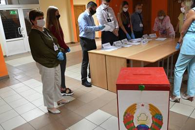 Оппозиционные кандидаты потребовали аннулировать победу Лукашенко на выборах