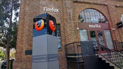 Разработчик Firefox увольняет каждого третьего сотрудника