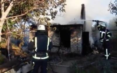 Под Северодонецком сгорел дом, погибла женщина (видео)