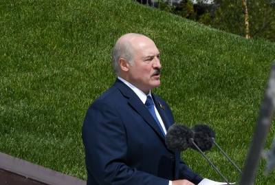 Лукашенко призвал защитить конституционный строй Белоруссии