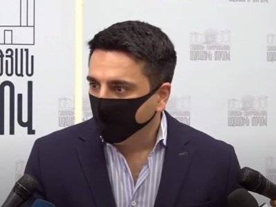 Боднувший оппонента вице-спикер парламента Армении не чувствует за собой ни малейшей вины