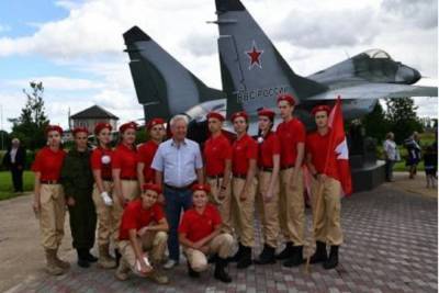 Макет военного самолёта «МиГ-29» установили в Тверской области