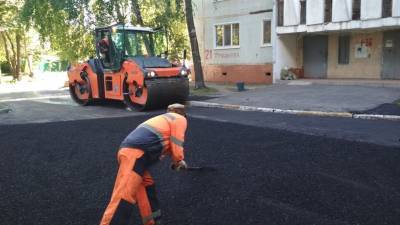 В восьми дворах Ульяновска ремонтируют дороги