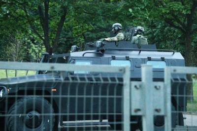 СМИ сообщили о выдвижении колонн военной техники в центр Минска