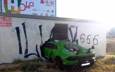 Испанец разбил Lamborghini друга за €235 тысяч