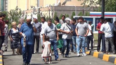 Десятки граждан России собрались на акцию протеста в столице Таджикистана