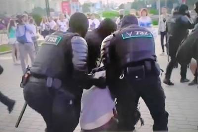 Пуля в голову: МВД Белоруссии призналось в стрельбе по протестующим