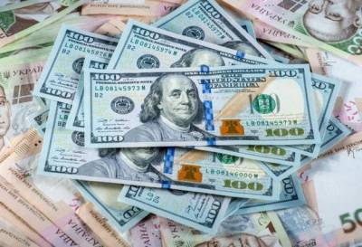 Доллар снова дешевеет: что происходит с валютой