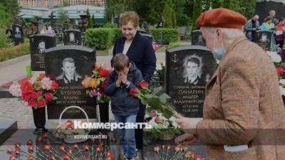 В Петербурге прошла панихида по погибшим морякам подлодки «Курск»
