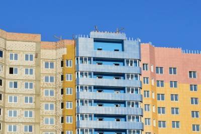 Власти Петербурга возобновят возведение жилья за счет бюджета