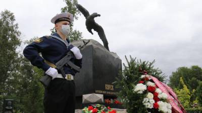 В Петербурге почтили память погибших моряков подлодки «Курск».