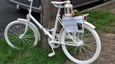 На Кондратьевском проспекте появился "призрачный велосипед"