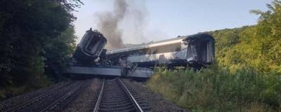 В Шотландии пассажирский поезд сошел с рельсов, погибли три человека