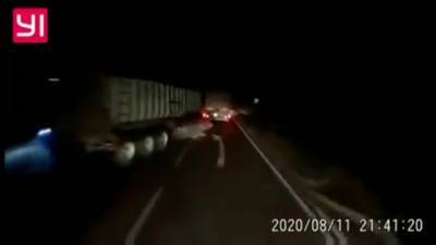Момент смертельной аварии с тремя грузовиками в попал на видео. ЧП