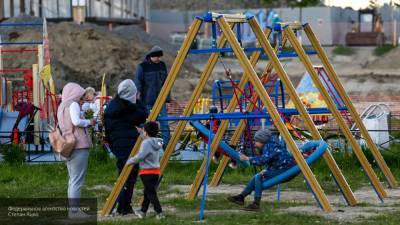 Беглов поручил построить детскую площадку во дворе на Богатырском проспекте