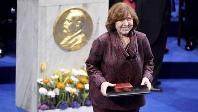 Лауреат Нобелевской премии Алексиевич призвала Лукашенко уйти с поста