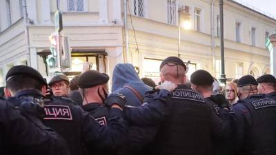 Порядка 10 человек задержаны на акции у посольства Белоруссии в Москве