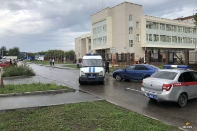 Суды и больницу эвакуируют в Новосибирске после сообщений о минировании