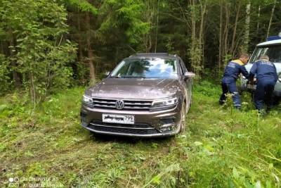В Костромских дремучих лесах застряли московские авто-туристы, чересчур доверившиеся навигатору