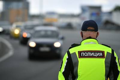 Россиянка за рулем авто насмерть сбила гаишника на мотоцикле