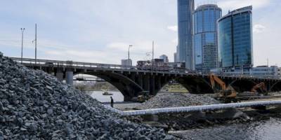 Суд в Екатеринбурге оштрафовал виновника гибели крановщика у Макаровского моста