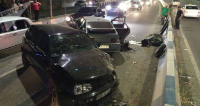 Цепное ДТП в Араратской области Армении: столкнулись сразу пять машин