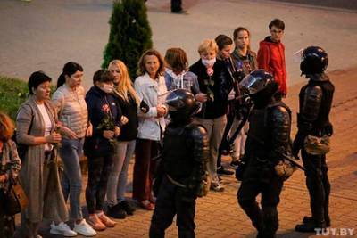 Жители Минска вновь начали выстраиваться в «цепи солидарности»
