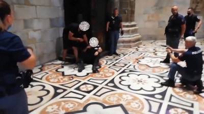 Опубликовано видео задержания захватившего собор в Италии мужчины