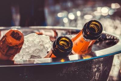 Из рязанских баров изъяли более 50 литров незаконного алкоголя
