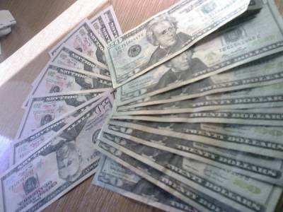 Доллар в четверг: почему валюта снова подешевеет
