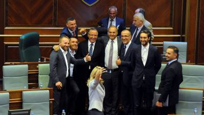 Косовские политики начали борьбу за портфели