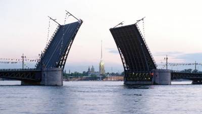 В Петербурге Дворцовый мост разведут под музыку Виктора Цоя