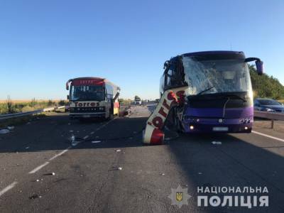 В Кировоградской области столкнулись 2 автобуса: есть жертвы и пострадавшие